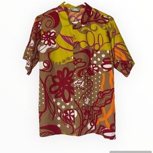 Men’s Hawaiian Manuheali'i button down shirt size Medium